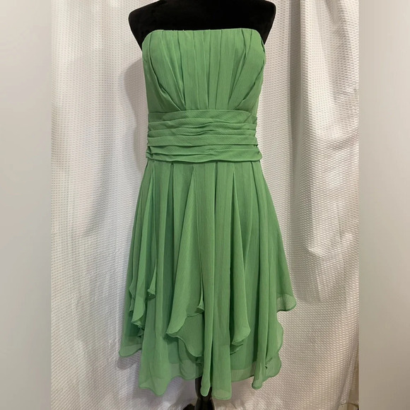 David’s Bridal Green Ruffled Strapless Dress Size 10 - Picture 1 of 8
